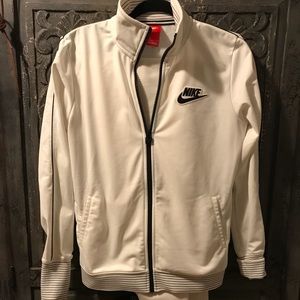 Classic Nike tracksuit set, size medium.
